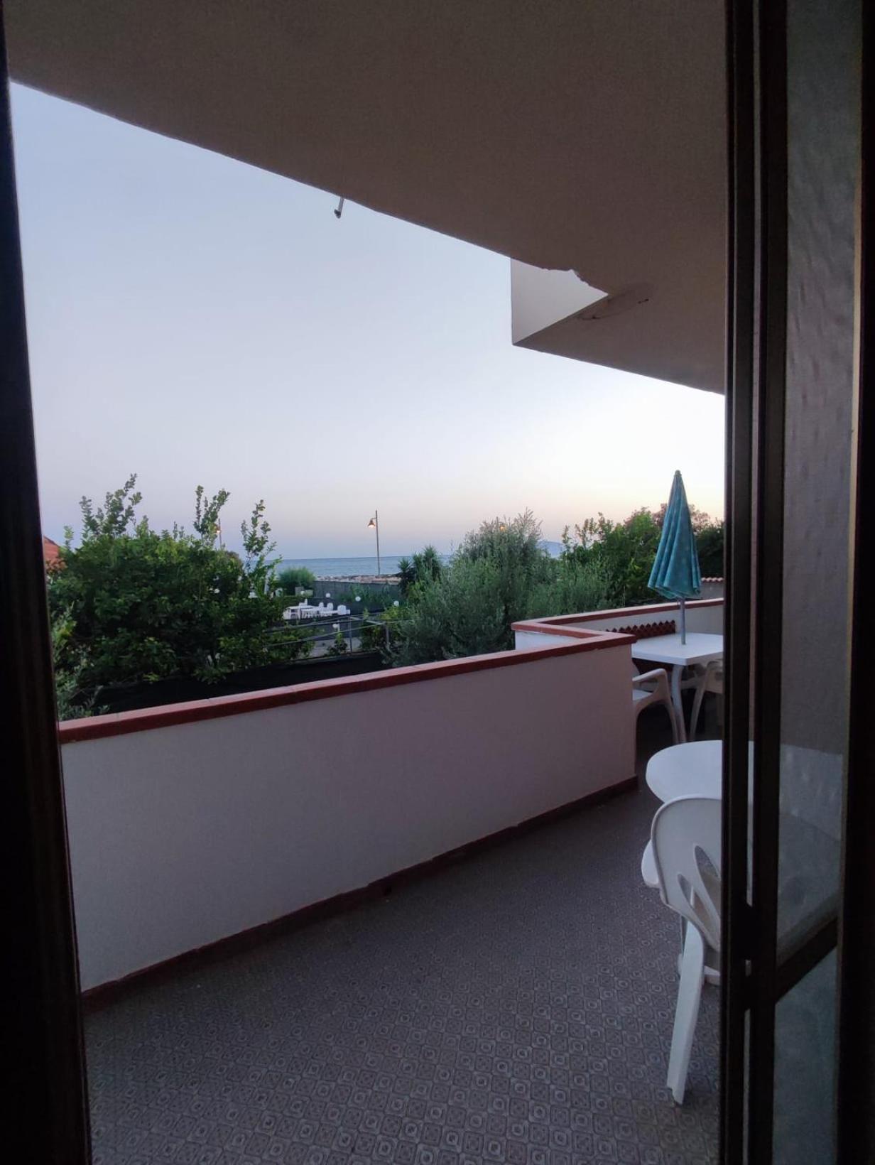 Profumo Di Mare Hotel Formia Bagian luar foto